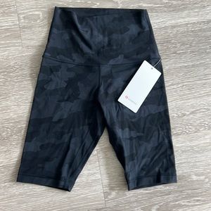Lululemon Align SHR Short 10” - Size 6 Camo